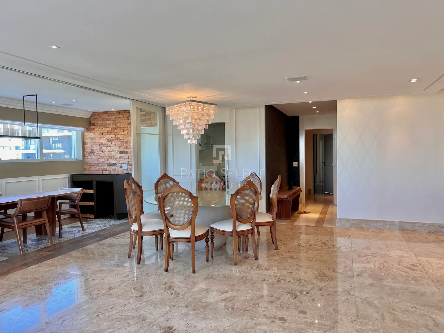 Гардеробная и 3 спальни: квартира 180 м² — photo 26