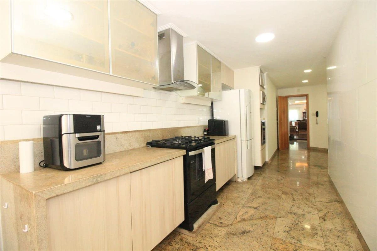 Furnished 4-bedroom apartment with 2 en-suites and 274 m² — photo 8
