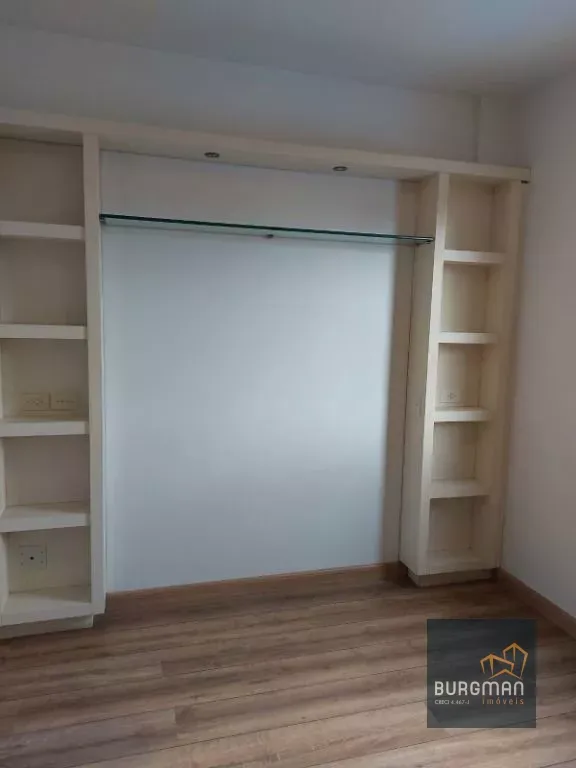 72 m² apartment with a walk-in closet and a home office — photo 15