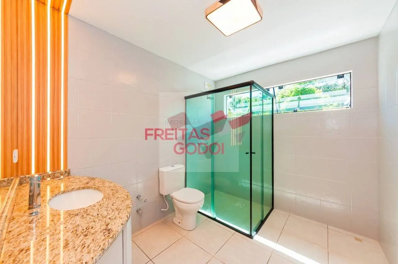 2-bedroom house with floor-to-ceiling windows in Curitiba — photo 18