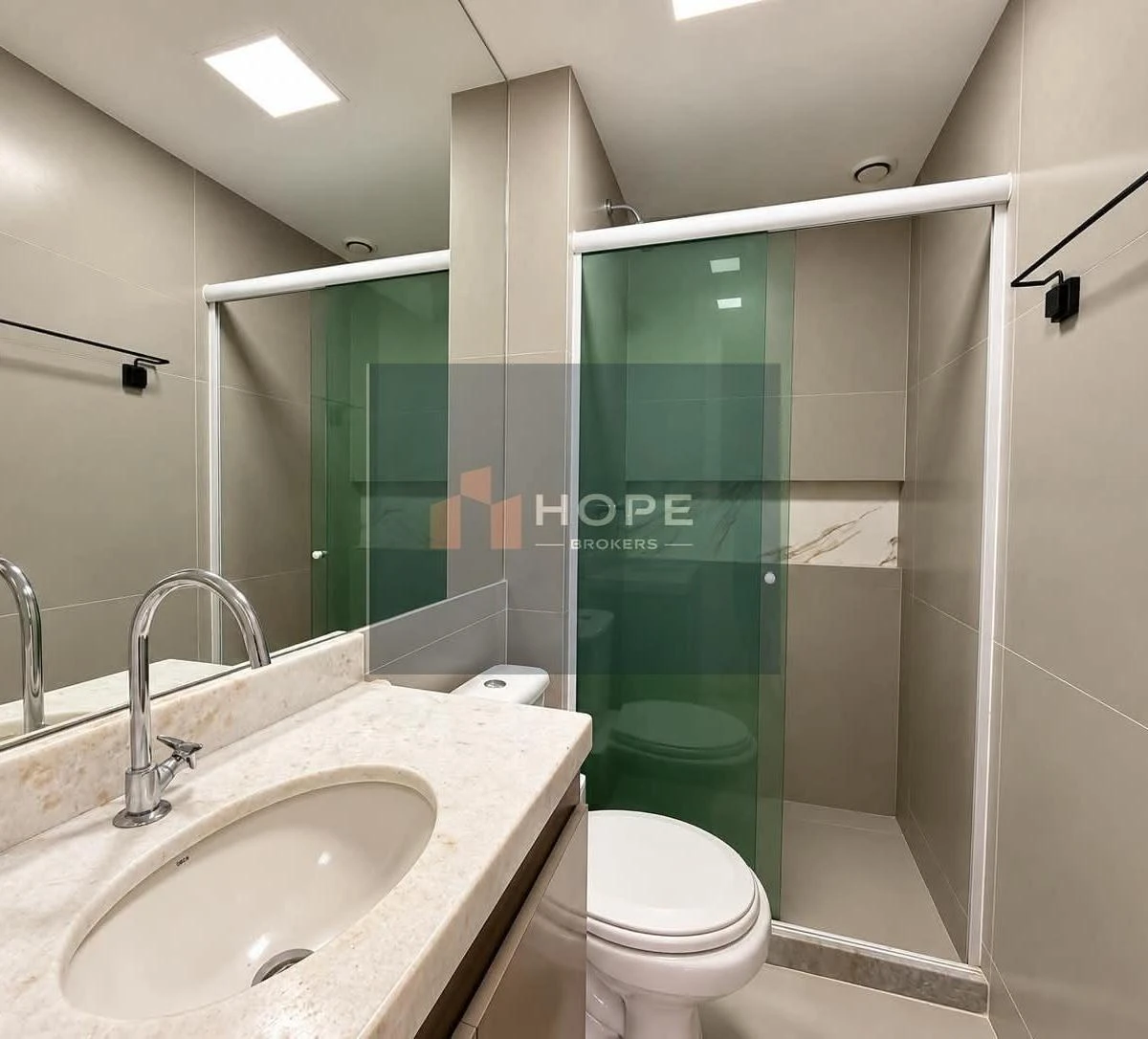 Apartment, 60 m², with a glass-enclosed balcony — photo 9