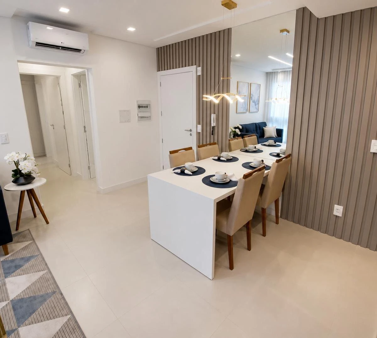 One-bedroom apartment with a washing machine — photo 11