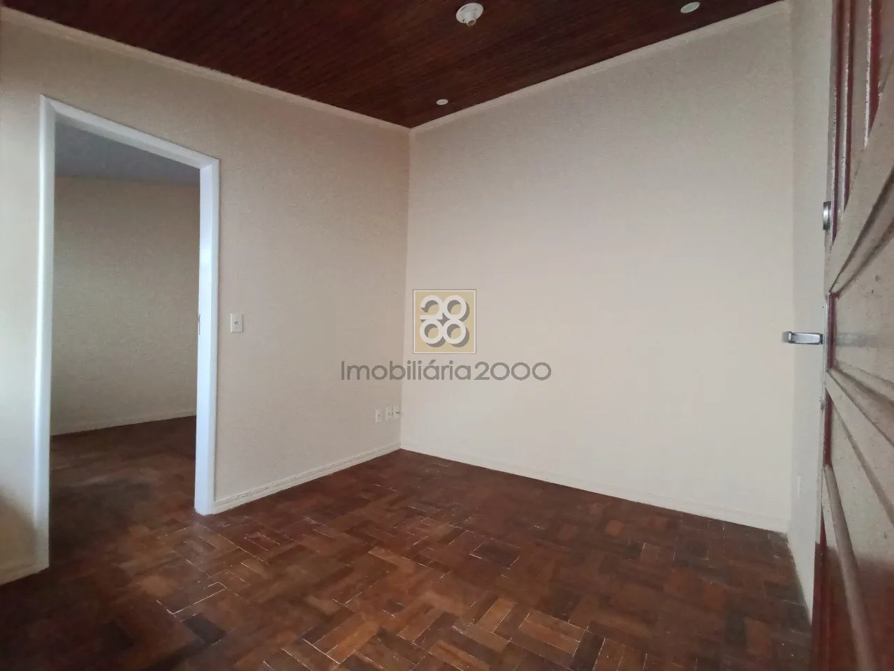 House, 40 m², with wood or laminate floors