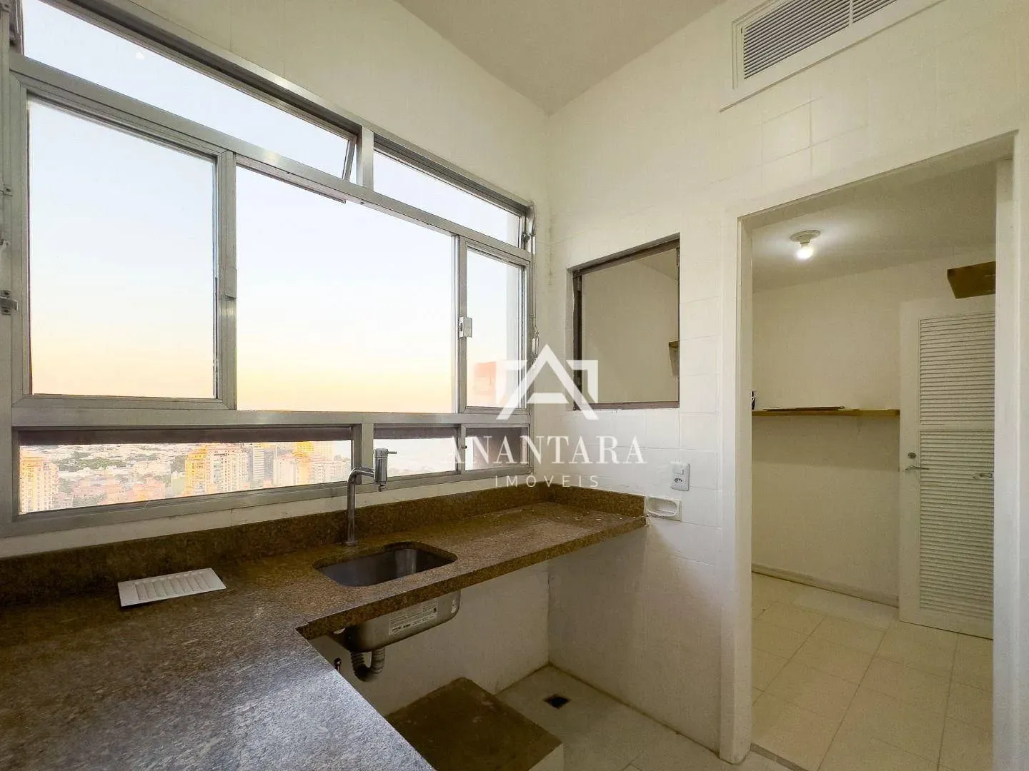 2-bedroom apartment with a water view in Rio de Janeiro — photo 14