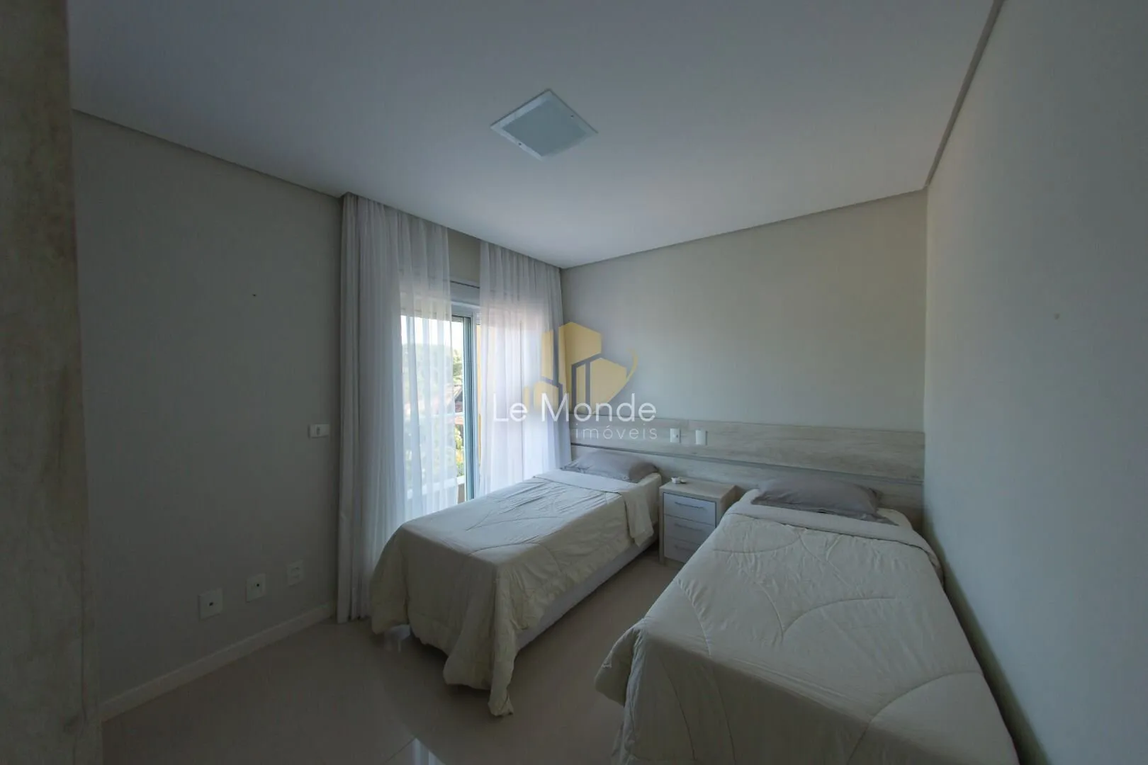 Apartamento amueblado con 4 dormitorios y 382 m² — photo 103