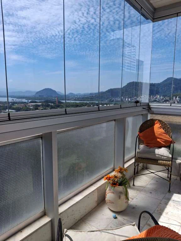 Furnished 81 m² apartment with 2 bedrooms and enclosed balcony — photo 10