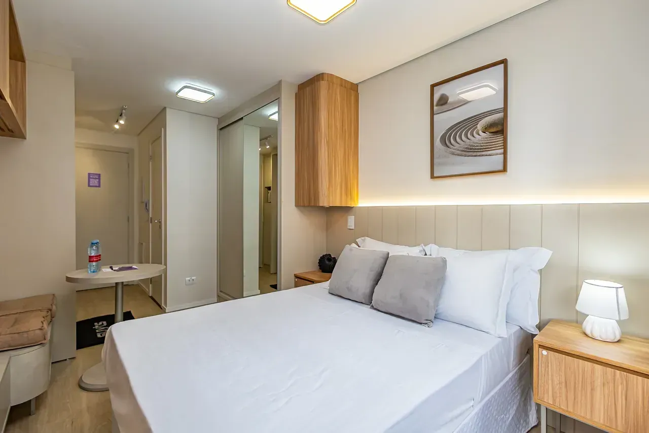 Furnished 1-bedroom apartment with 1 bathroom — photo 27