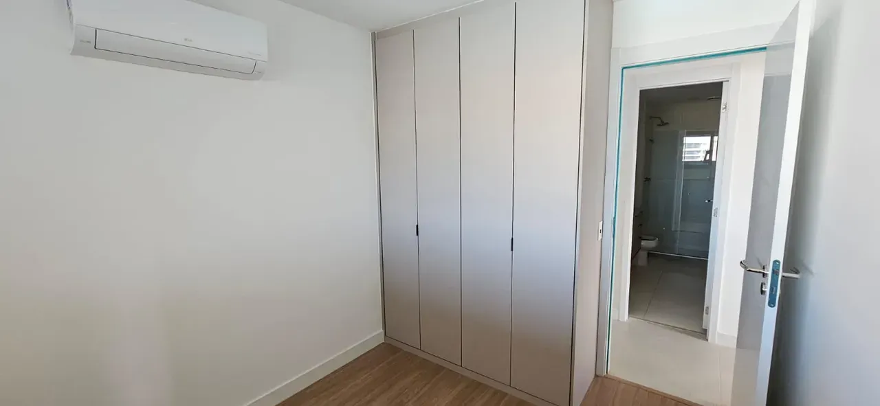 Apartamento de 156 m² com 4 quartos e 5 banheiros — photo 17