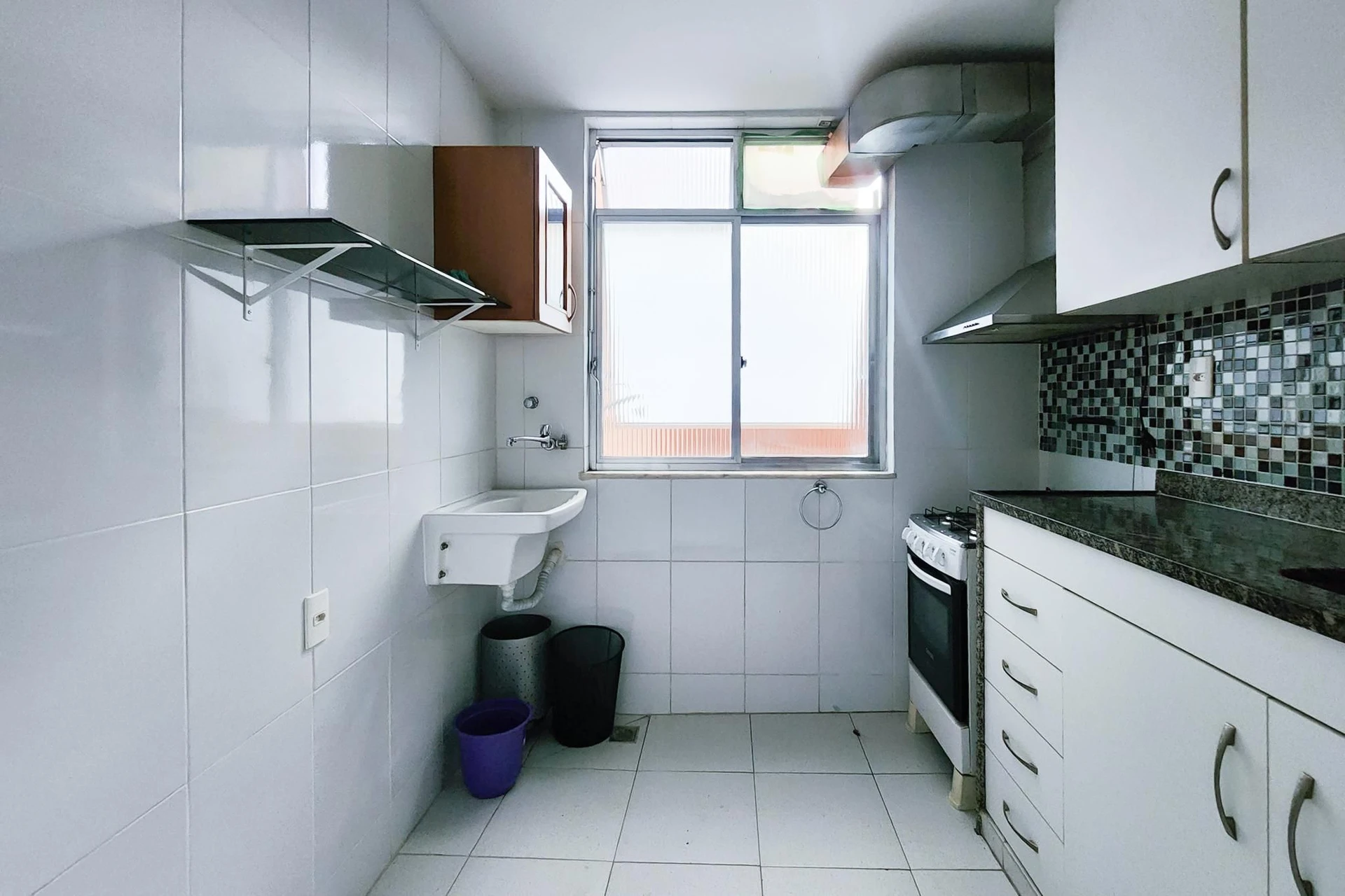 Apartamento mobiliado com 2 quartos e máquina de lavar roupa — photo 12