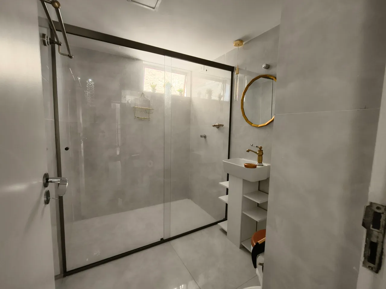 Furnished apartment, 112 m², with a glass-enclosed balcony — photo 15