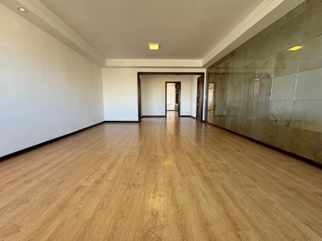 Квартира 268 м² із заскленим балконом та гардеробною — photo 15