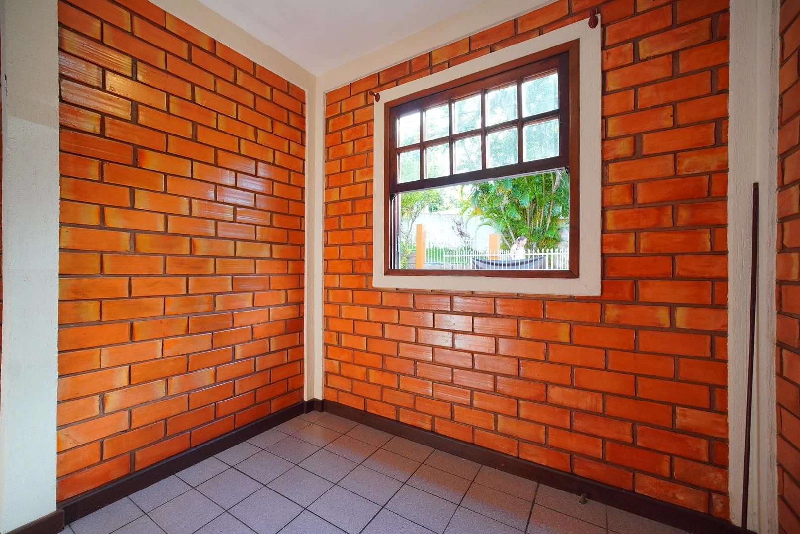 4-bedroom house with a garden — photo 20