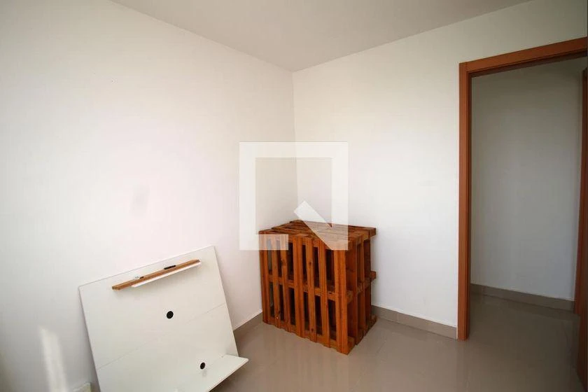 2-bedroom apartment in a building with a gym — photo 4