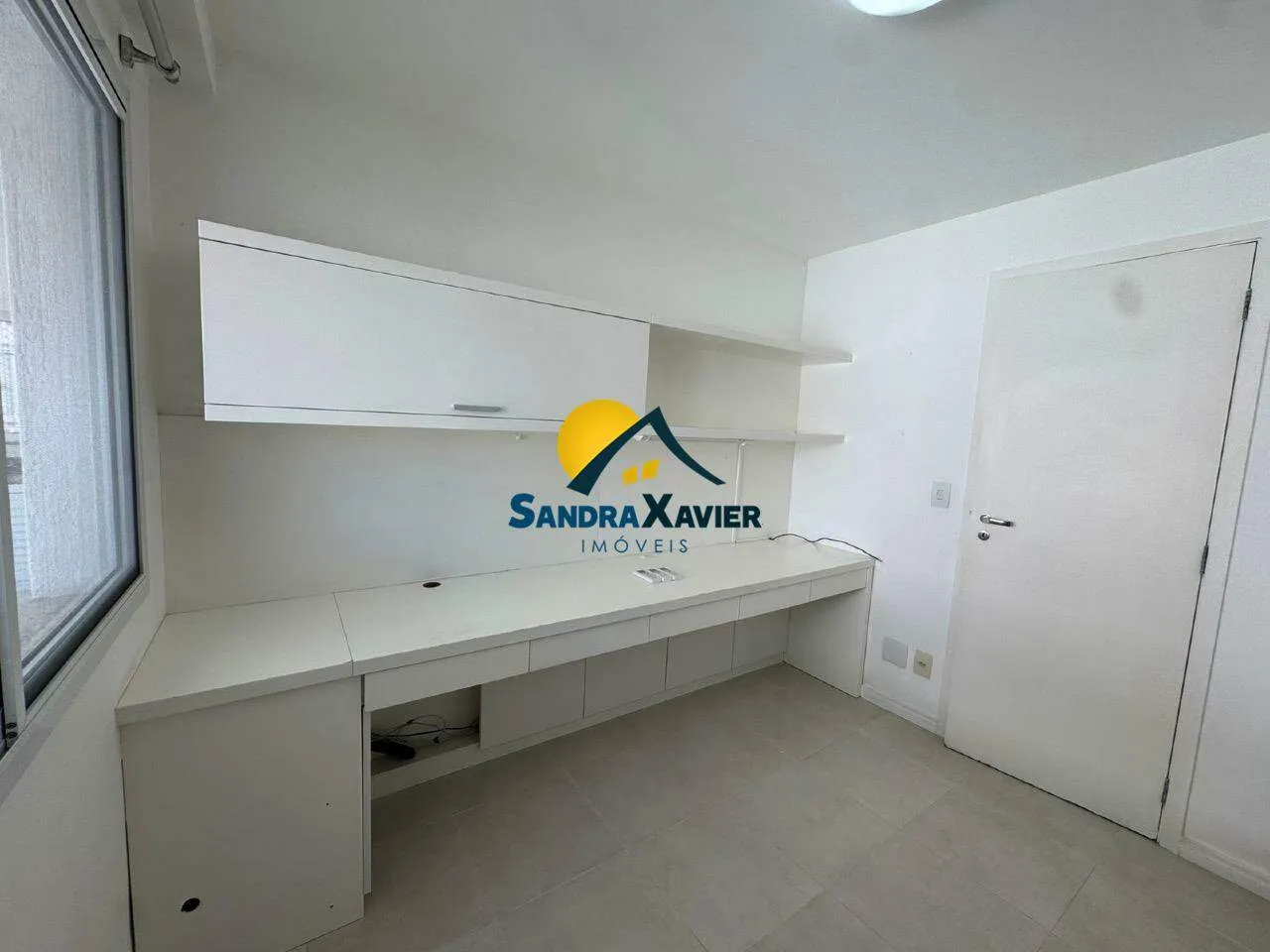 Furnished 3-bedroom apartment with 3 bathrooms and views — photo 32
