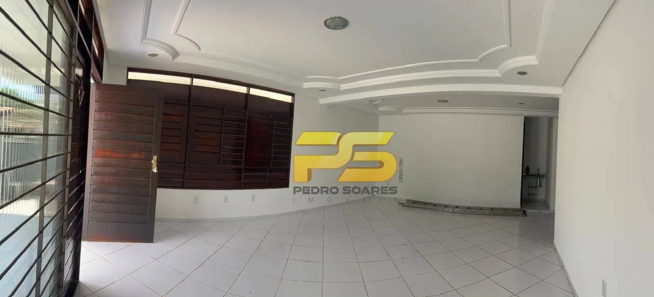 House with 5 bedrooms and 3 en-suite baths, 250 m² — photo 6