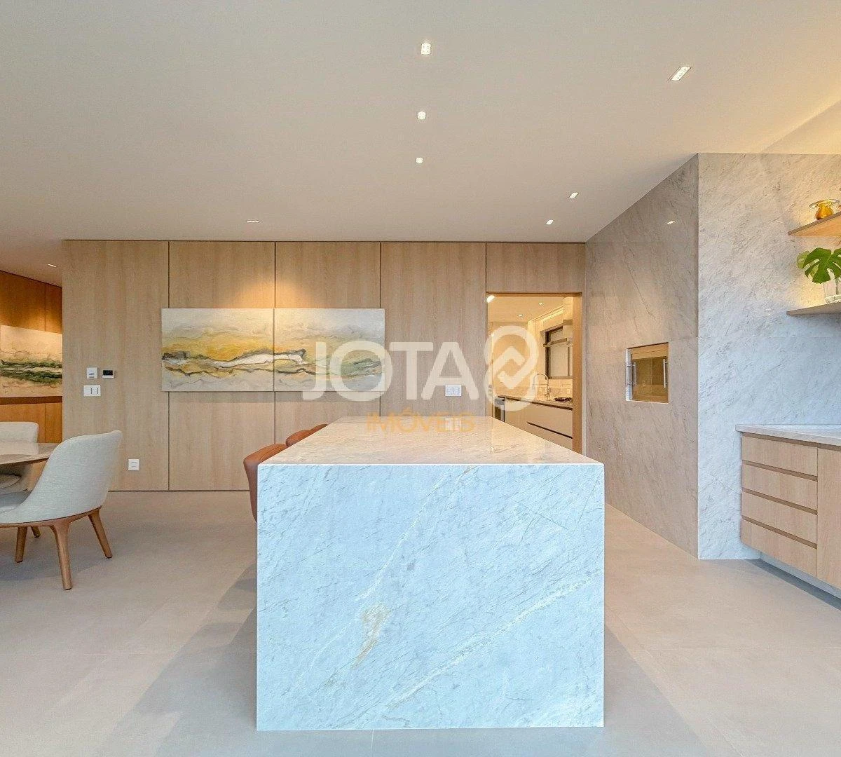Furnished 195 m² apartment with 2 en-suite bedrooms — photo 13