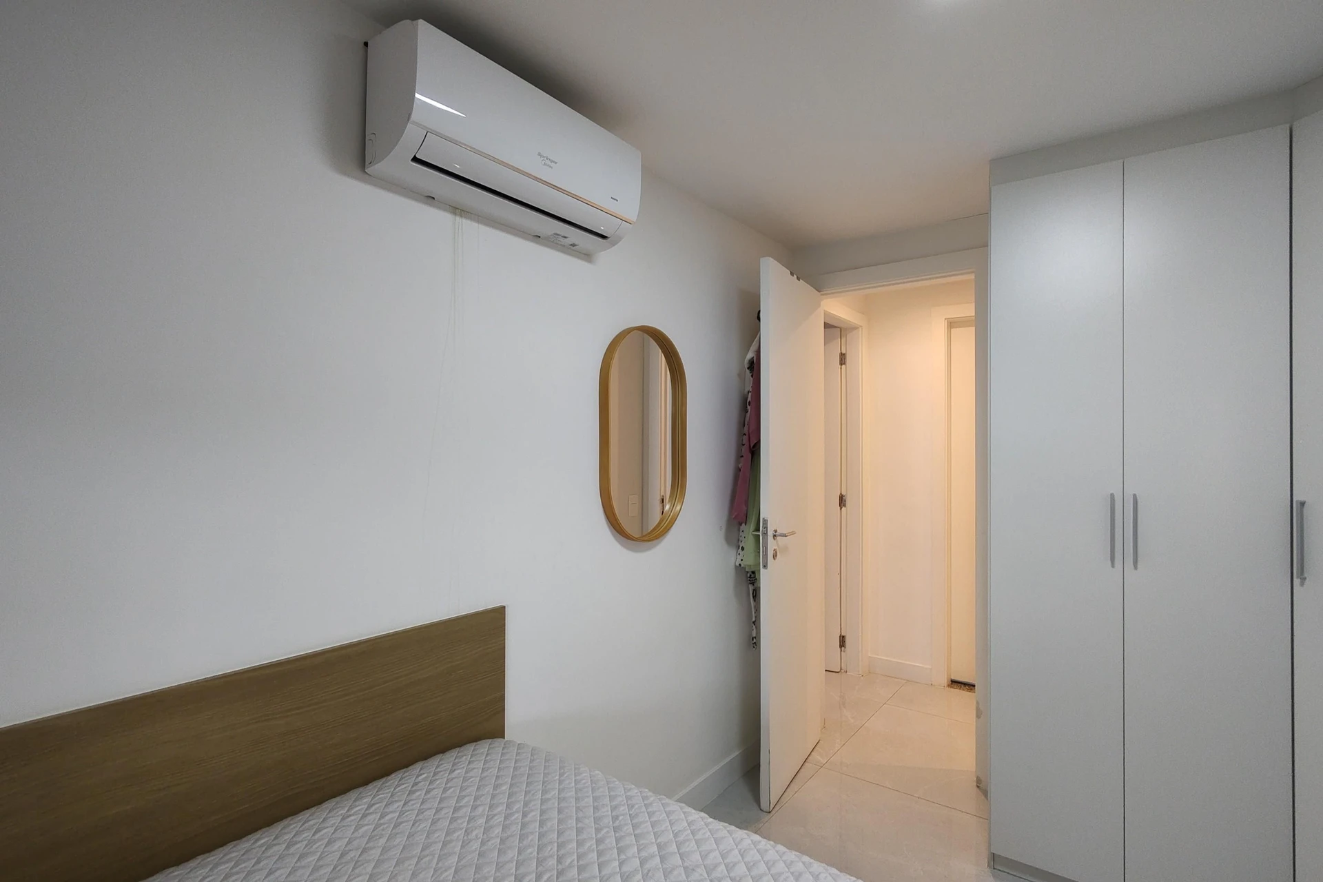 3-bedroom apartment with a walk-in closet — photo 48