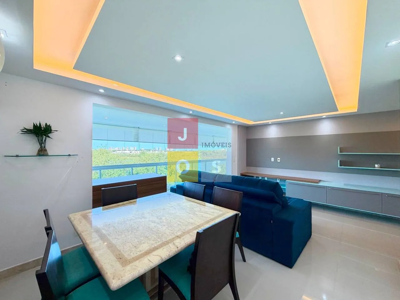 Furnished 4-bedroom suite apartment with 156 m² — photo 50