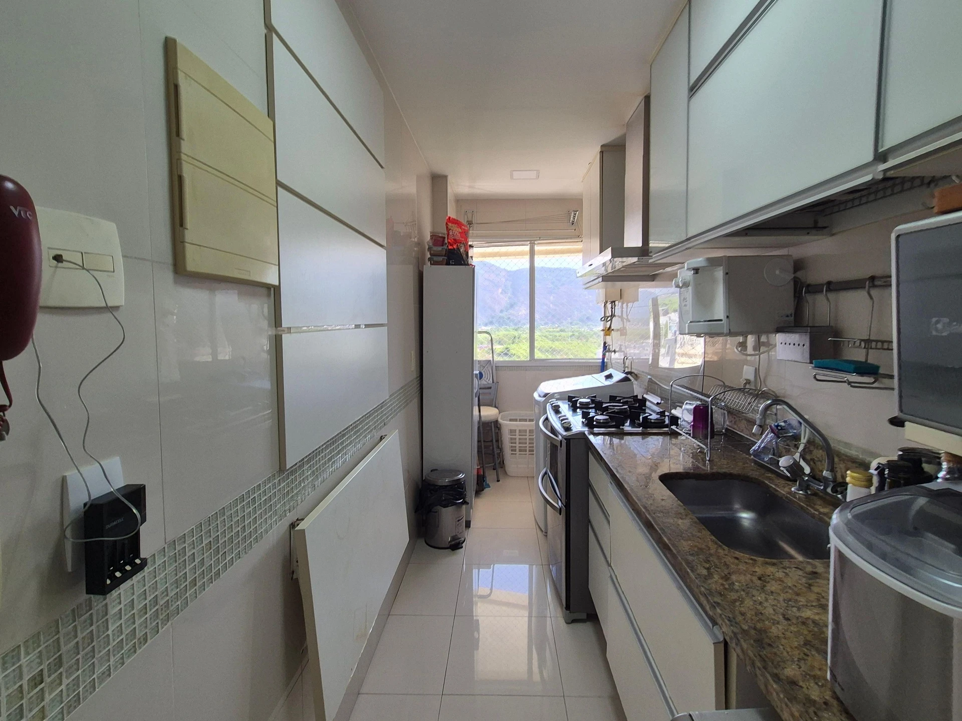 Furnished 2-bedroom apartment with private BBQ — photo 34