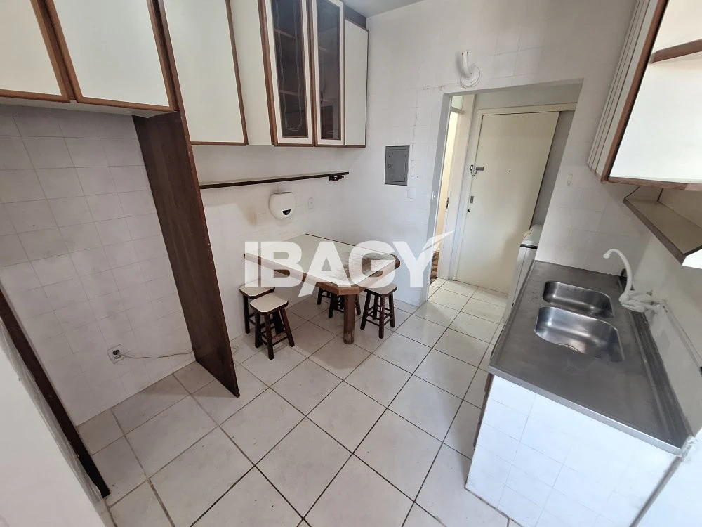 3-bedroom apartment with a separate kitchen — photo 3