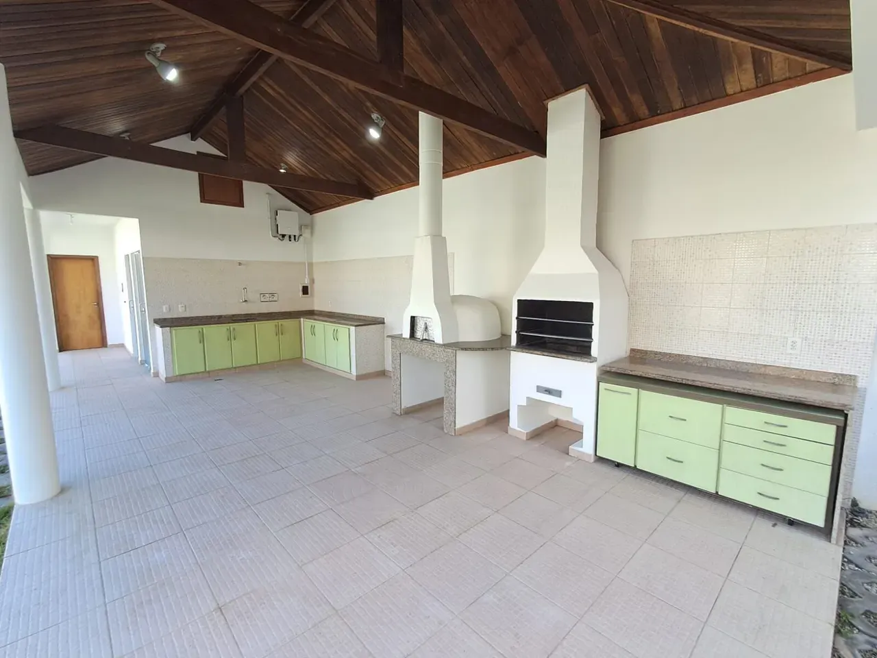 House for rent with 1,500 m², 4 bedrooms and 5 baths — photo 22