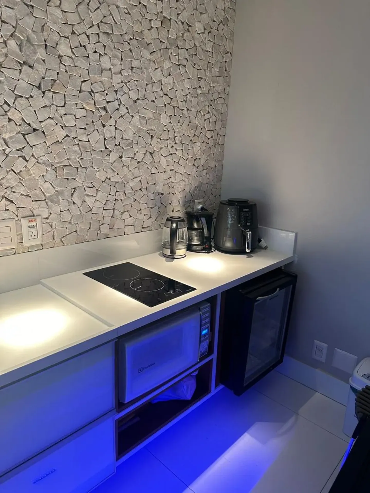 Apartamento mobiliado com cozinha americana e varanda — photo 4