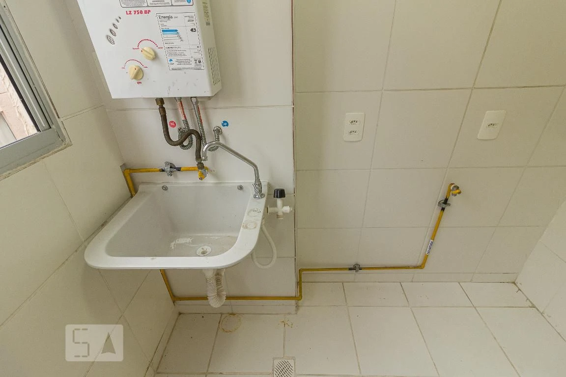 2-bedroom apartment with 1 bathroom and parking — photo 10