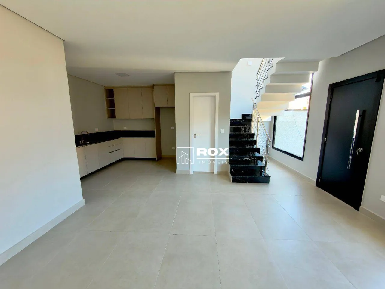 House with 3 bedrooms (1 en-suite) and open-plan kitchen — photo 4