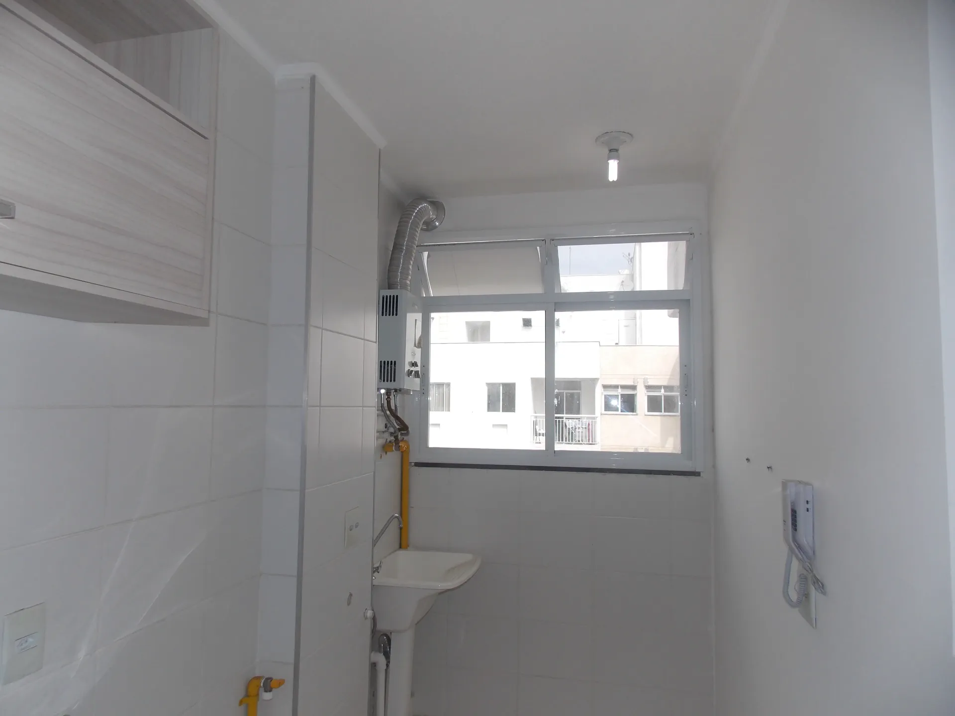 Apartment with 2 bedrooms and a closed-off kitchen — photo 23