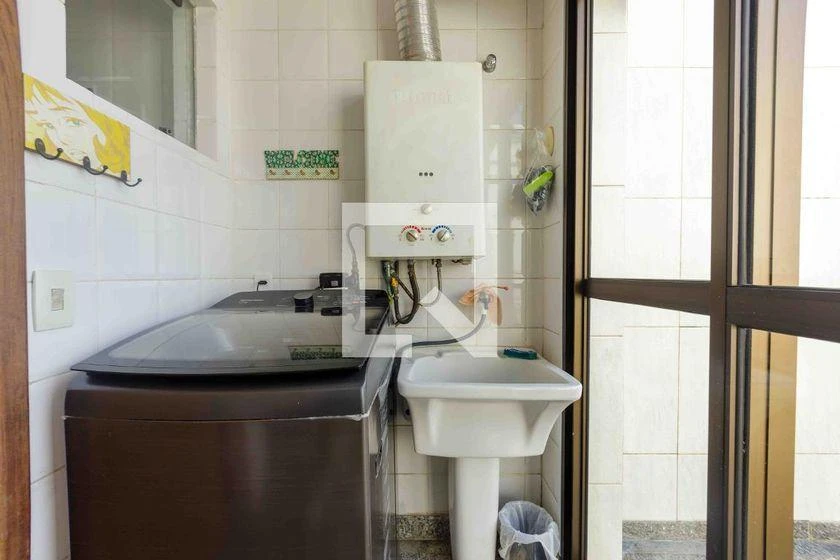 Furnished 185 m² apartment with 3 bedrooms and balcony — photo 40