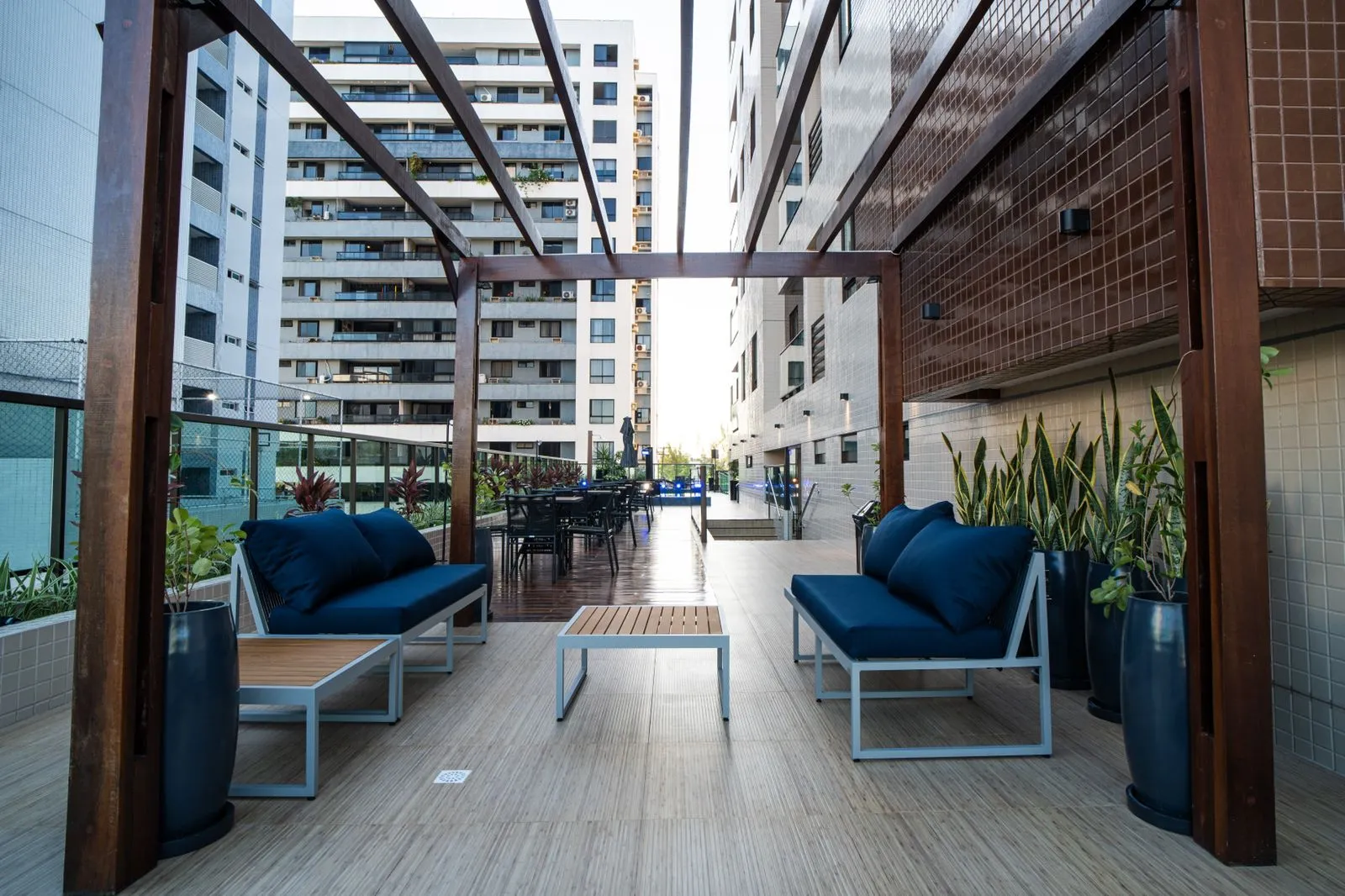 3-bedroom apartment in a building with a coworking space — photo 18