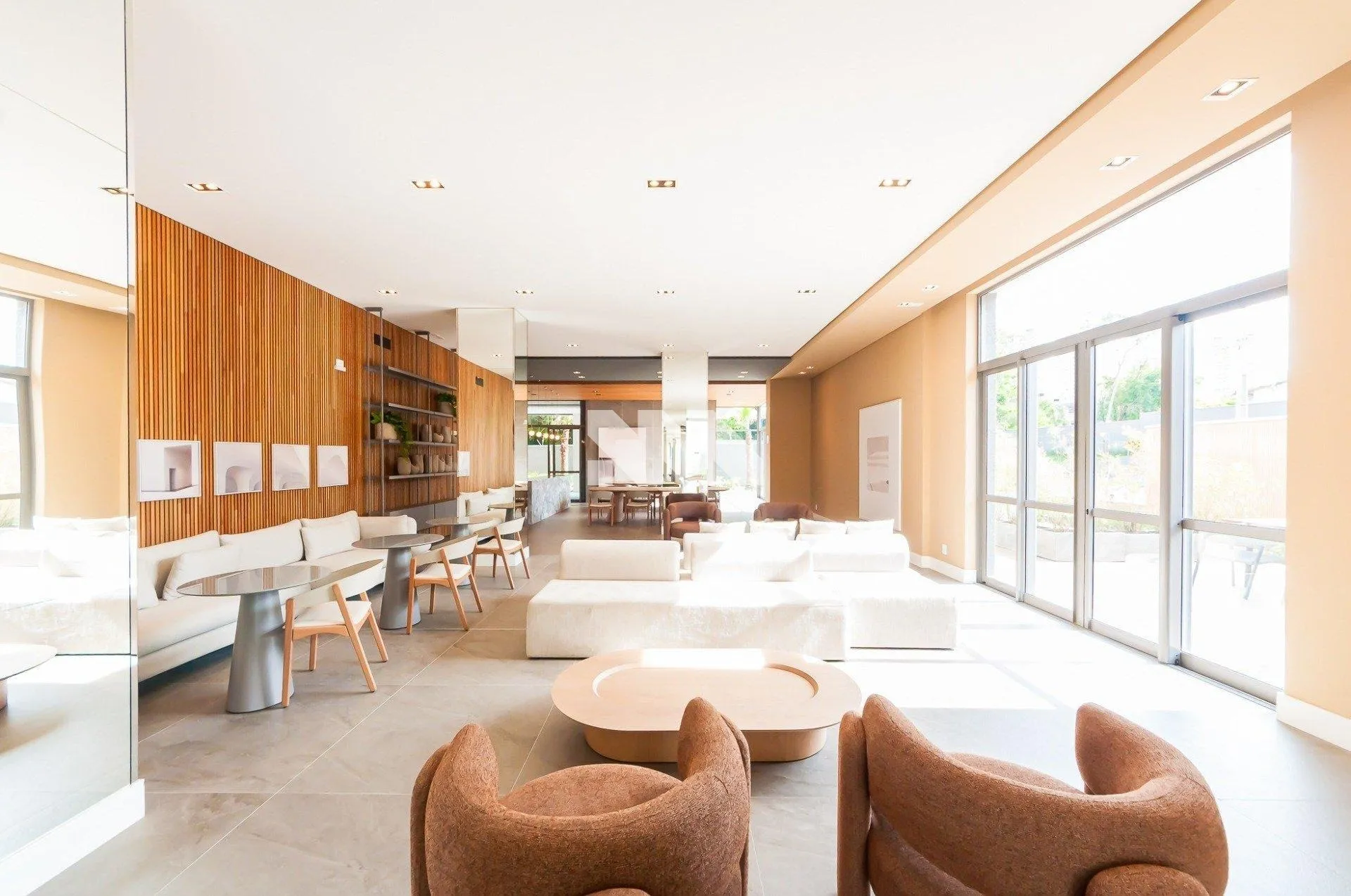 Apartment on the 5th floor with floor-to-ceiling windows