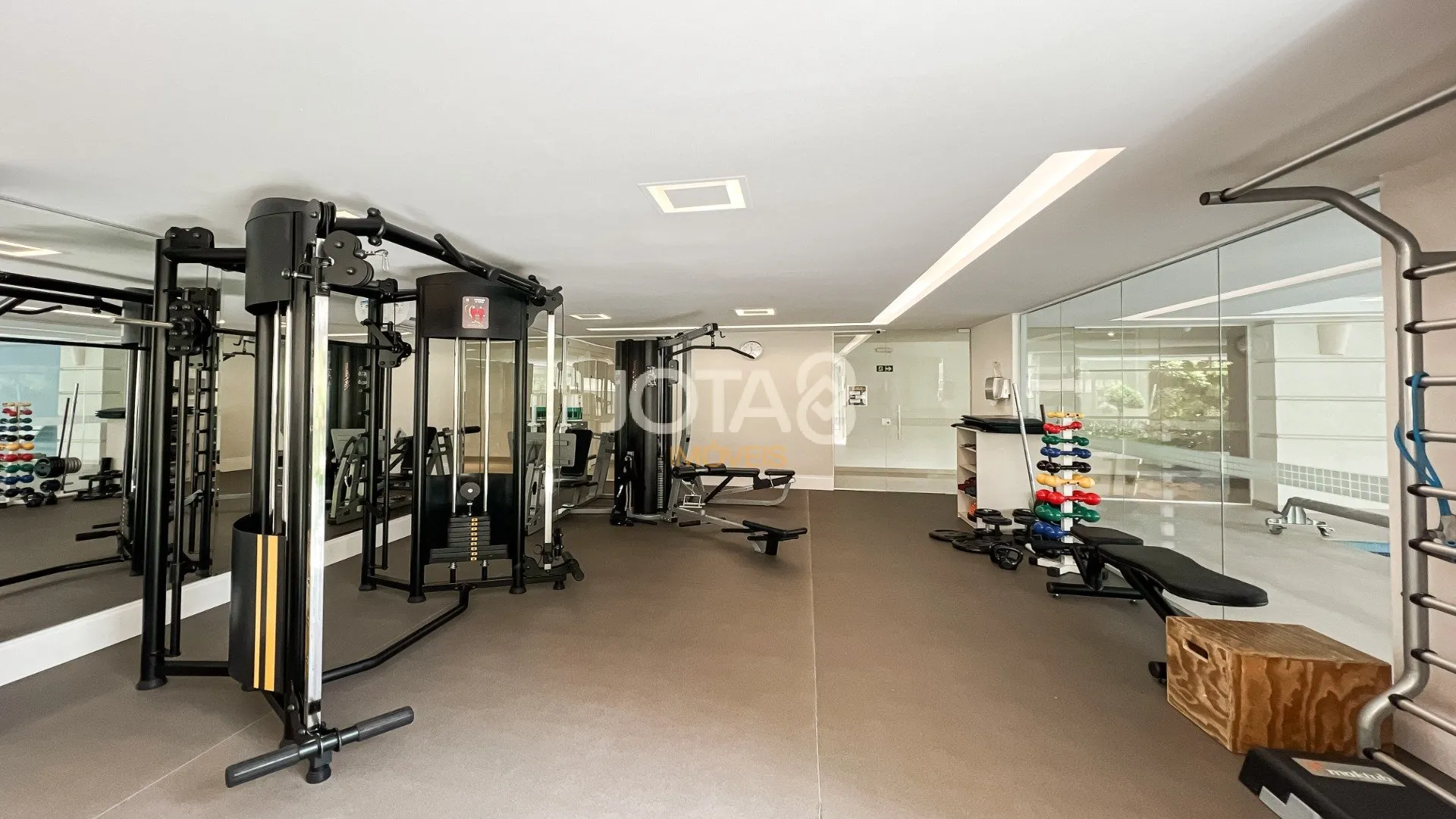 Apartamento con balcón y barbacoa privada — photo 32