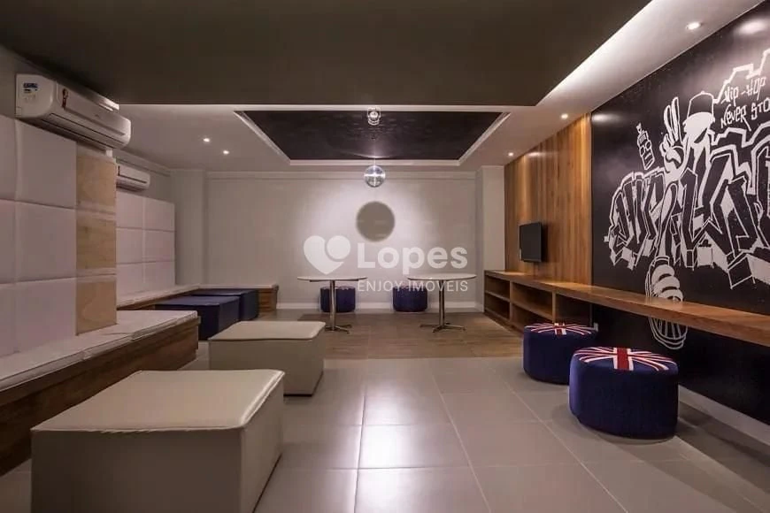 Furnished 2-bedroom apartment with a desk and 71 m² — photo 27