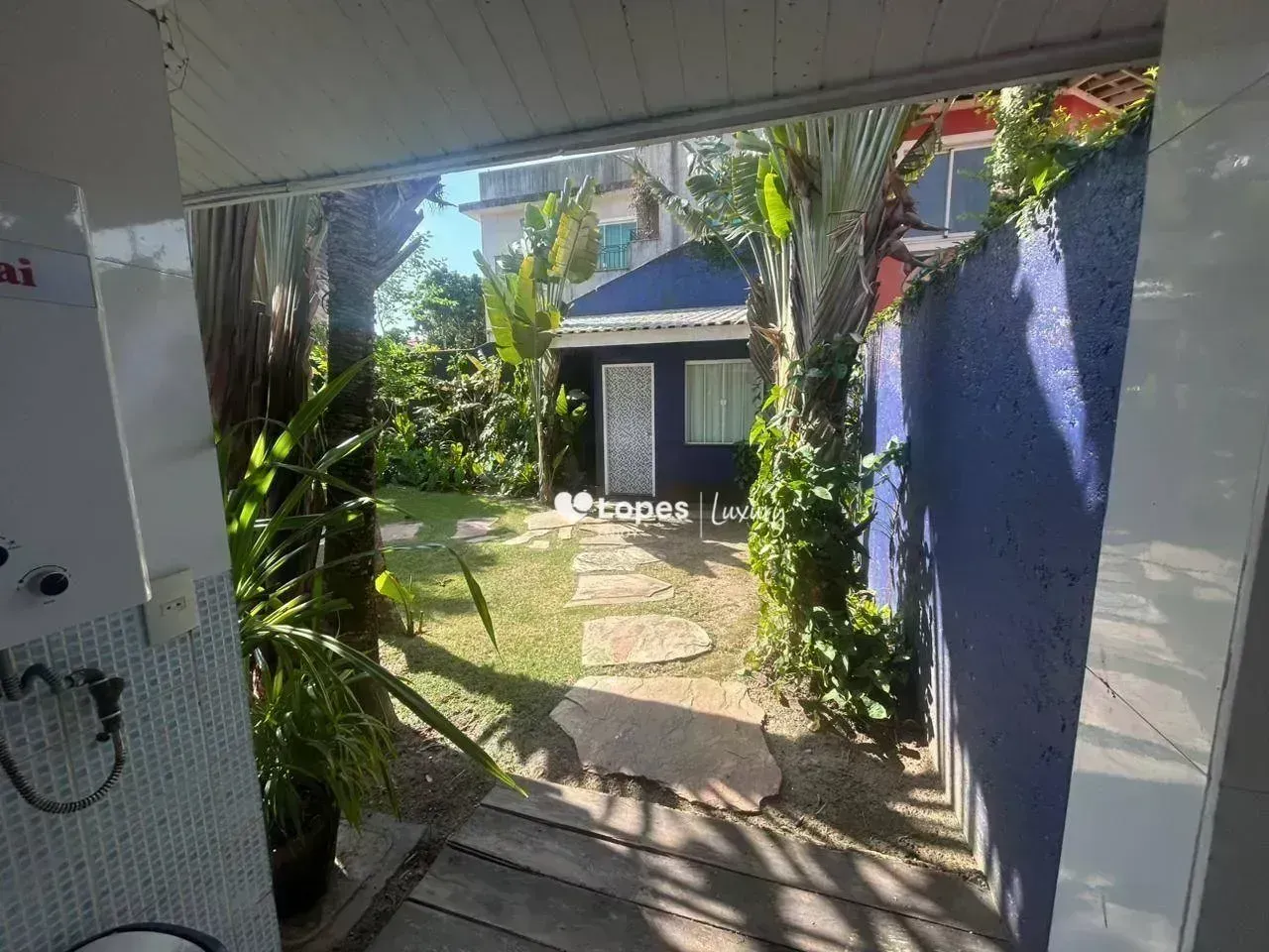 Furnished house with 4 bedrooms and 620 m² — photo 39