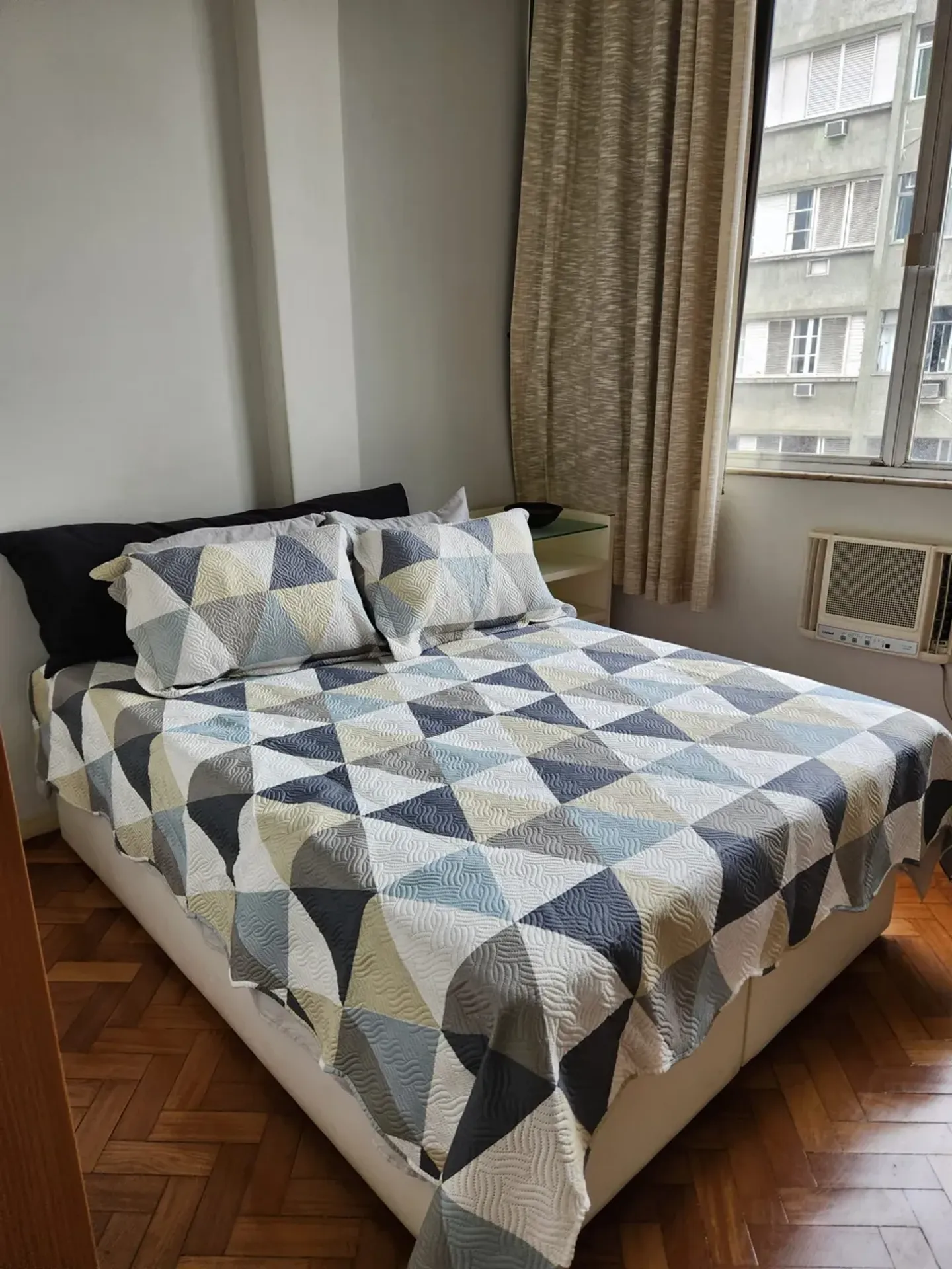 Furnished apartment, 40 m², with a glass-enclosed balcony — photo 19
