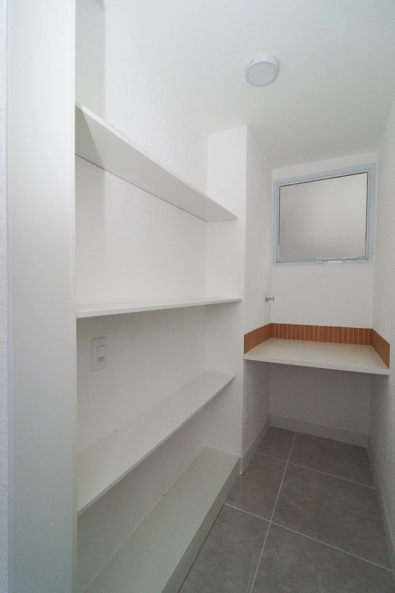 Apartamento com 1 quarto e área de lavanderia — photo 16