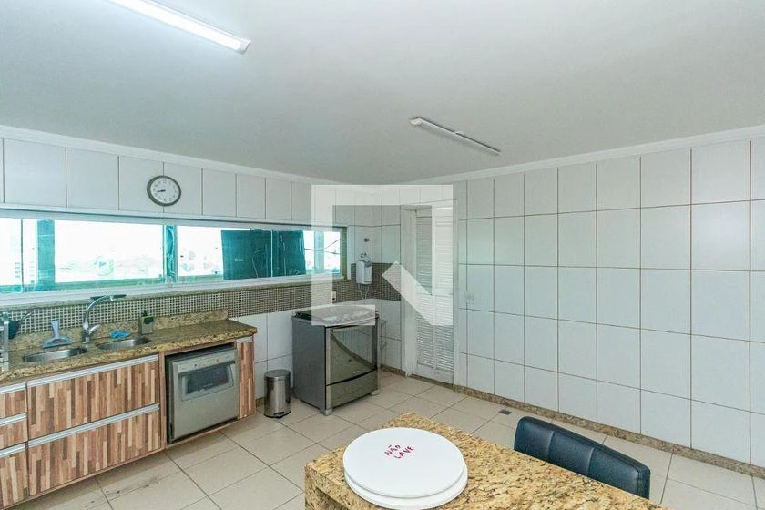Rooftop apartment with 4 bedrooms and 450 m² — photo 41