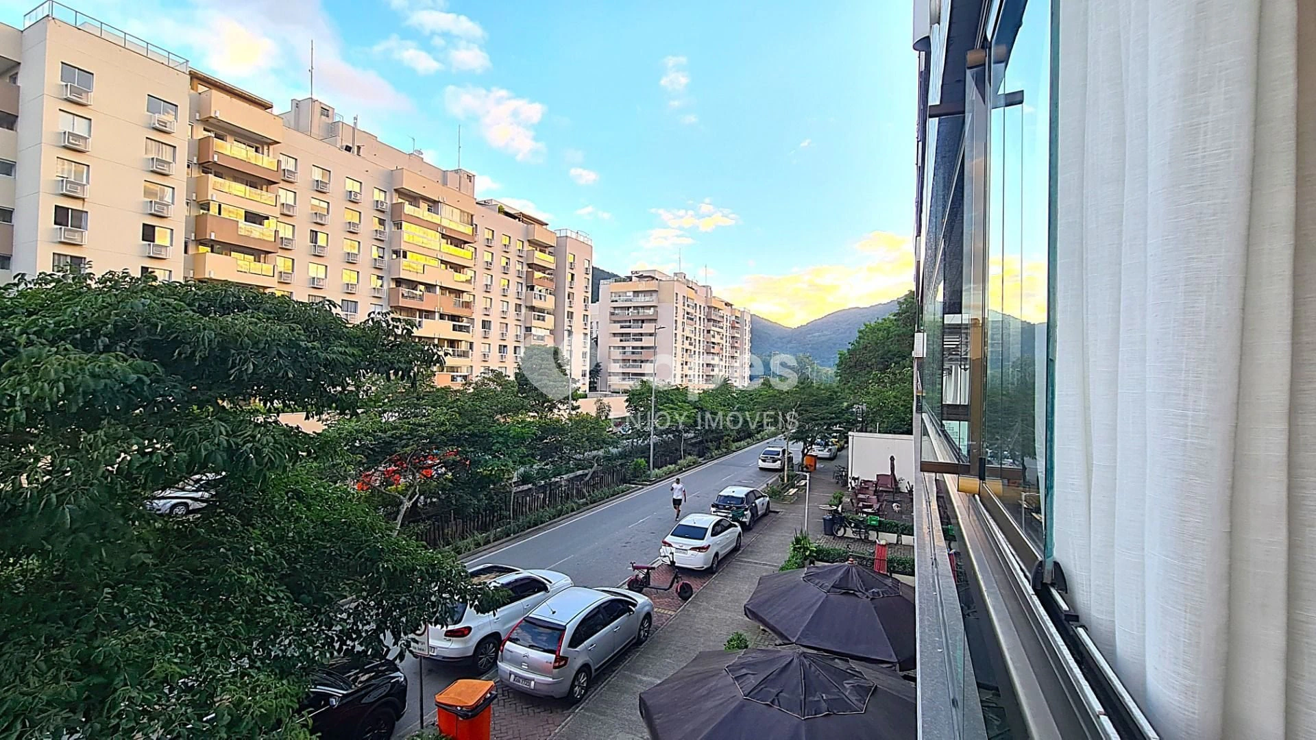 Furnished 2-bedroom apartment with a desk and 71 m² — photo 20