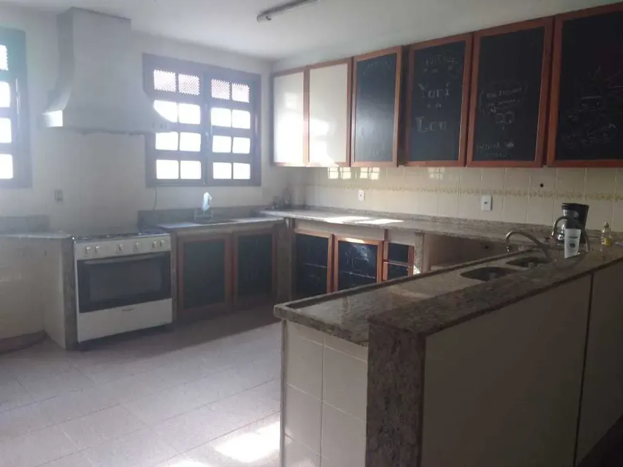 House with 4 bedrooms, 5 bathrooms and gas kitchen, 755 m² — photo 2