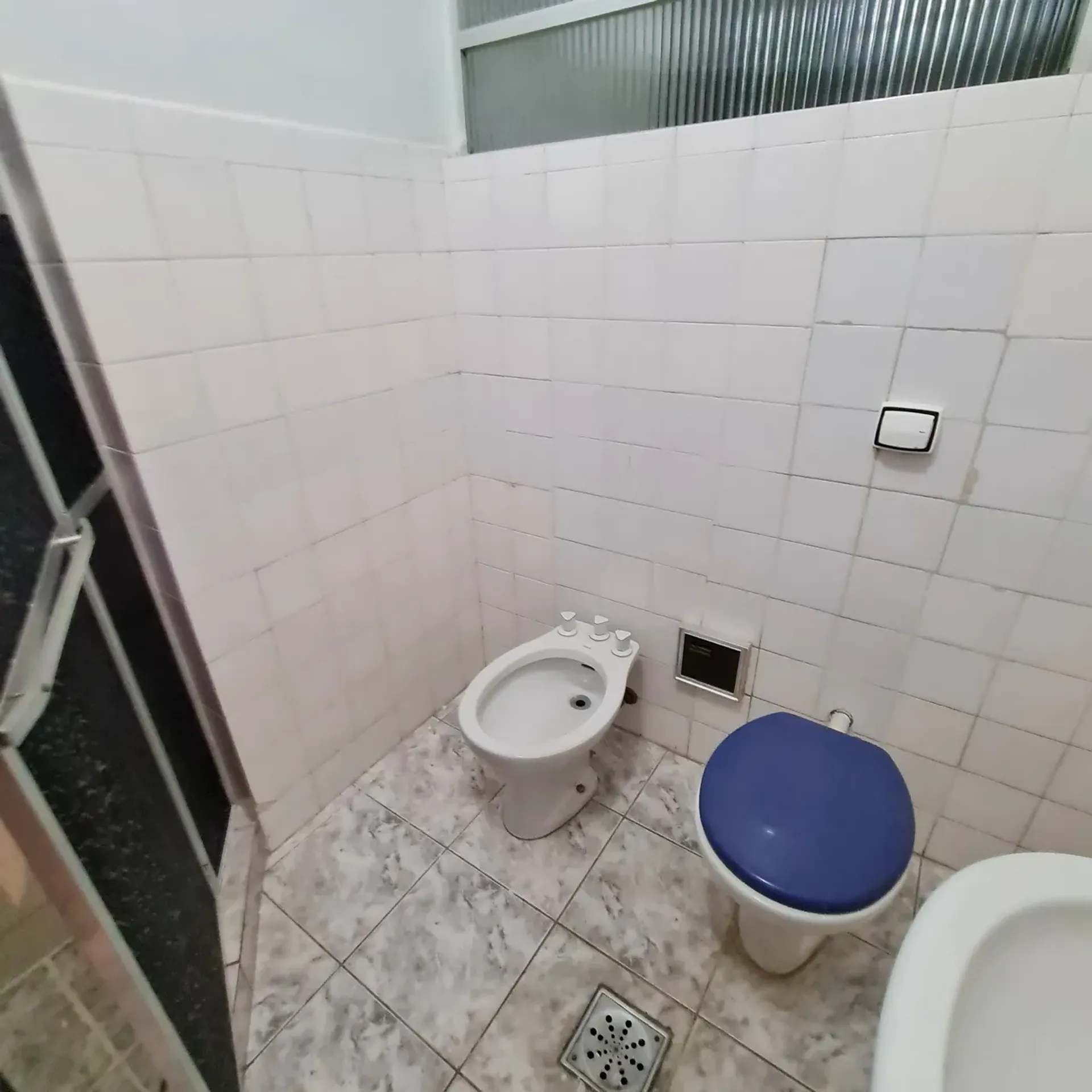 Apartment on the 9th floor with wood or laminate floors — photo 23