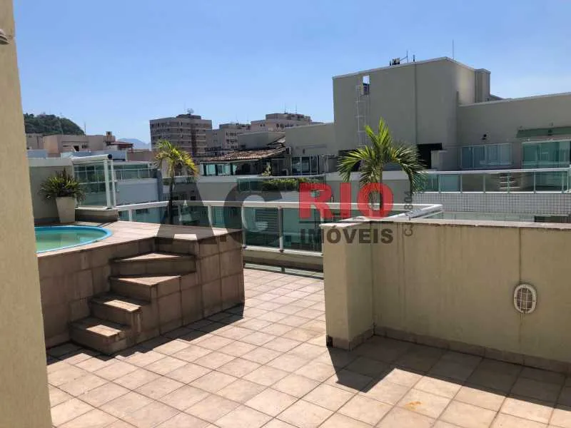 Furnished duplex penthouse with a built-in balcony grill — photo 3