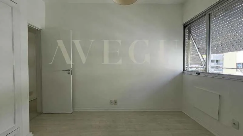 Вид на воду та 4 спальні: квартира 258 м² — photo 17