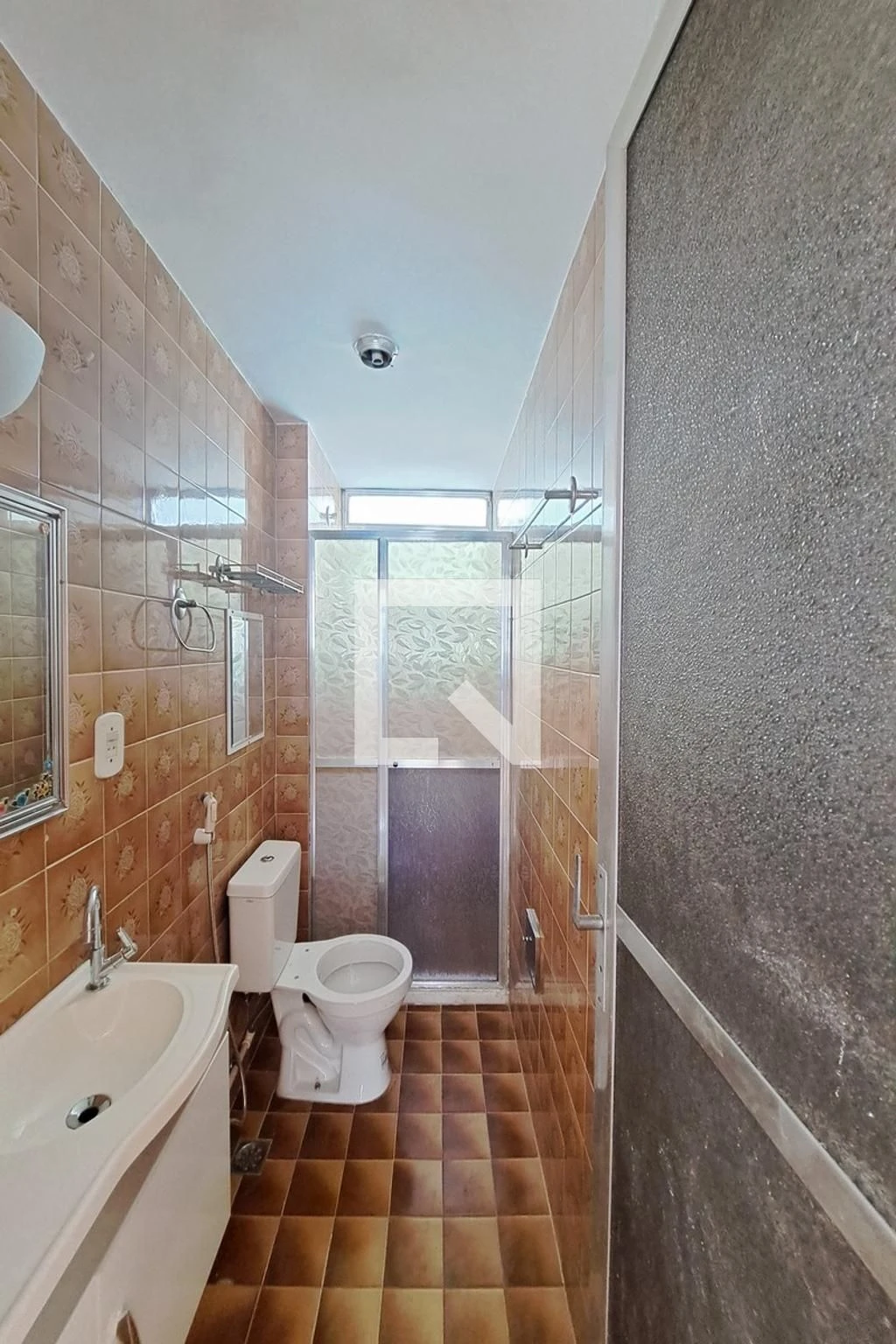 2-bedroom apartment in a building with a gym — photo 28