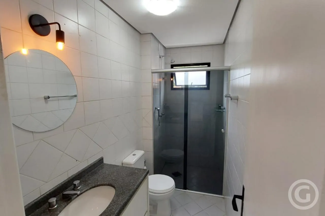 2-bedroom apartment with a glass-enclosed balcony — photo 8