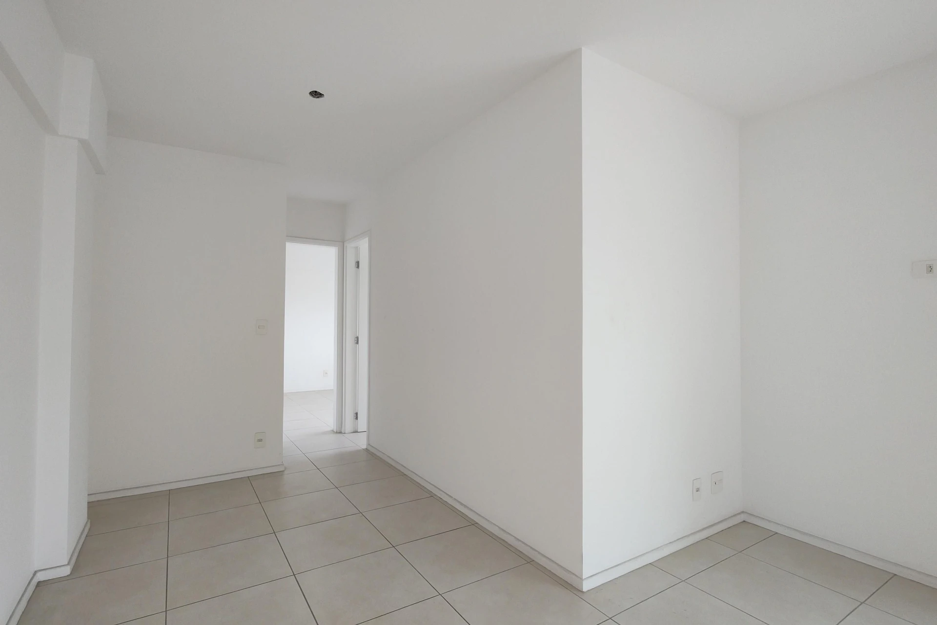 Apartamento de 2 quartos com piscina no condomínio — photo 10