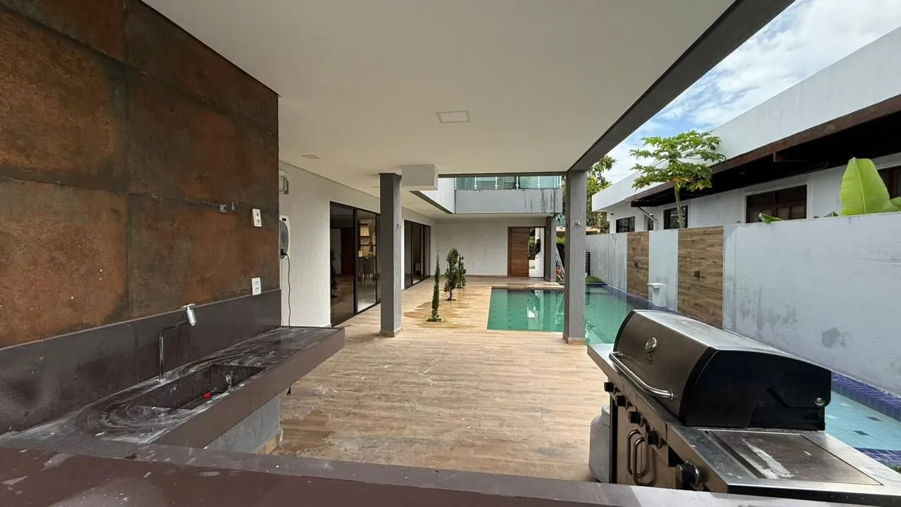 Furnished house with 4 en-suite bedrooms and 481 m² — photo 28