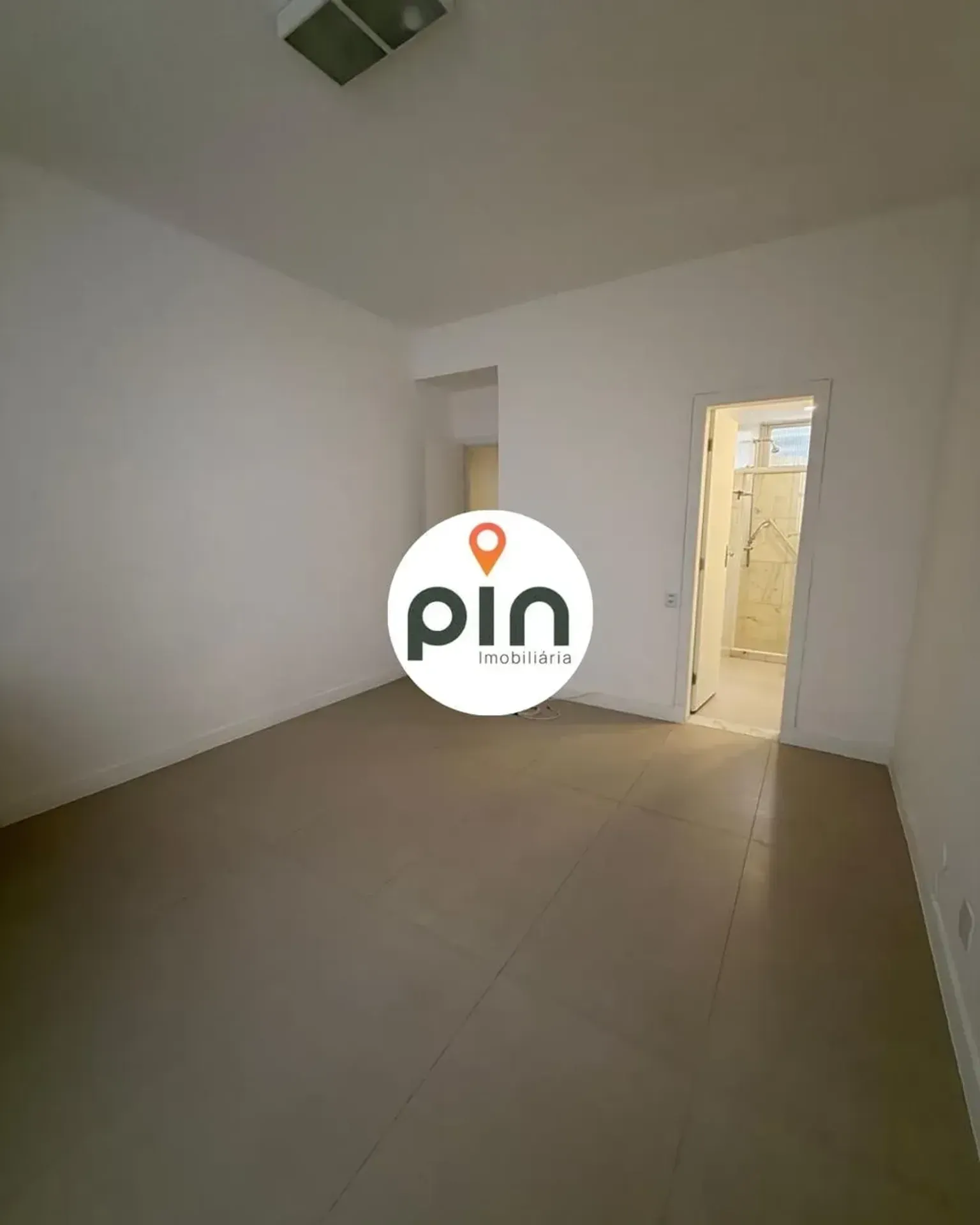 Apartamento para locação com 4 quartos e piso de madeira — photo 24
