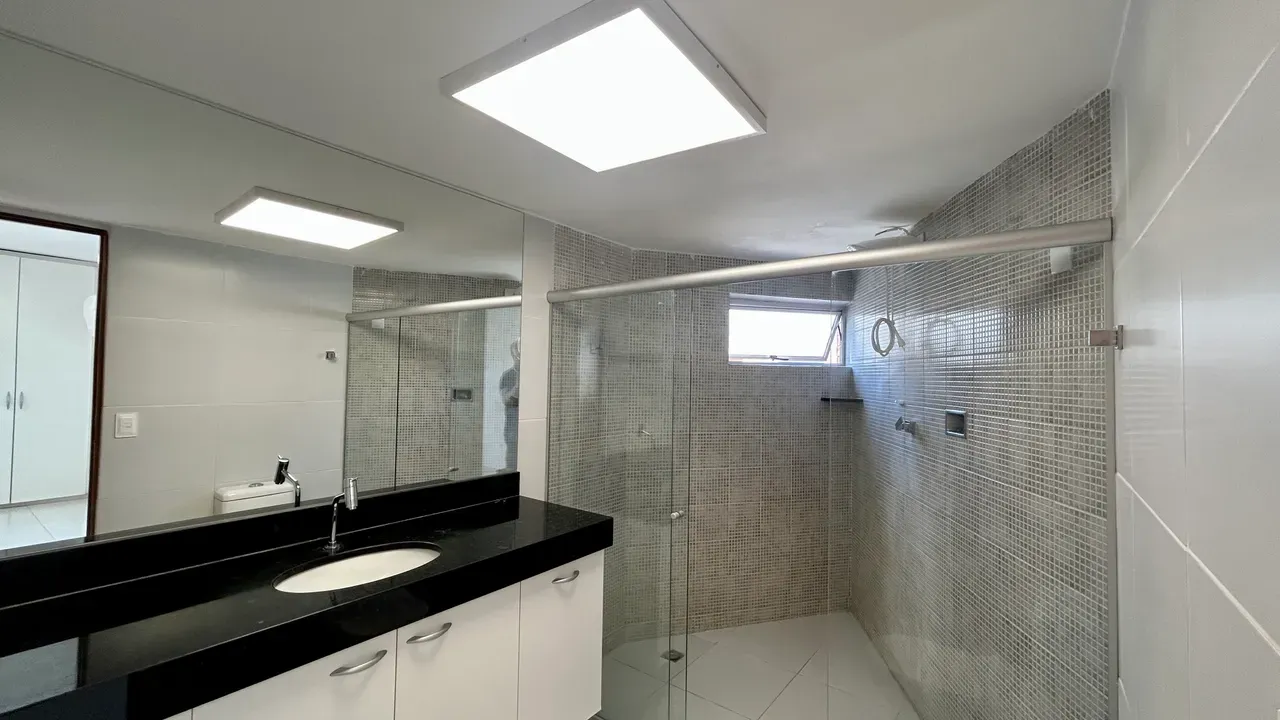 3-bedroom apartment in a building with a pool — photo 18