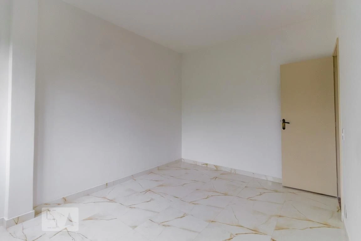 2-bedroom rental apartment with 1 bathroom and parking — photo 33